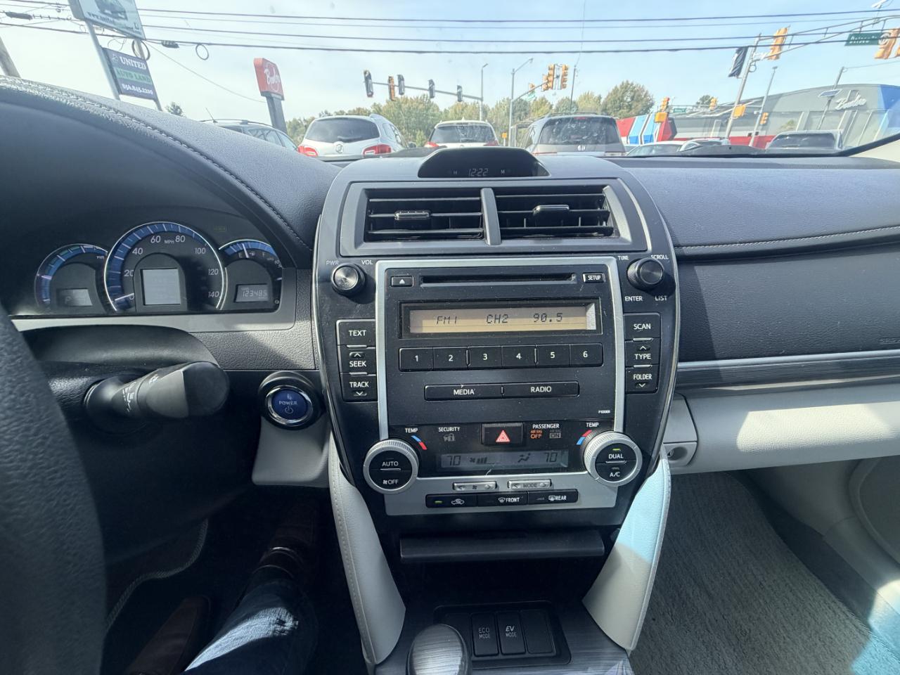 Toyota Camry Hybrid 4dr Sdn XLE (Natl) 2012