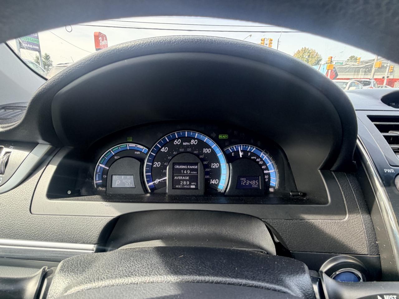 Toyota Camry Hybrid 4dr Sdn XLE (Natl) 2012