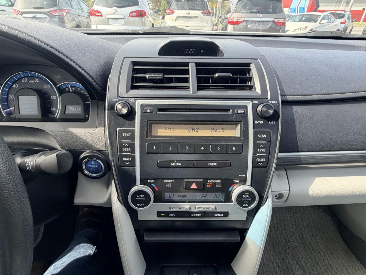 Toyota Camry Hybrid 4dr Sdn XLE (Natl) 2012