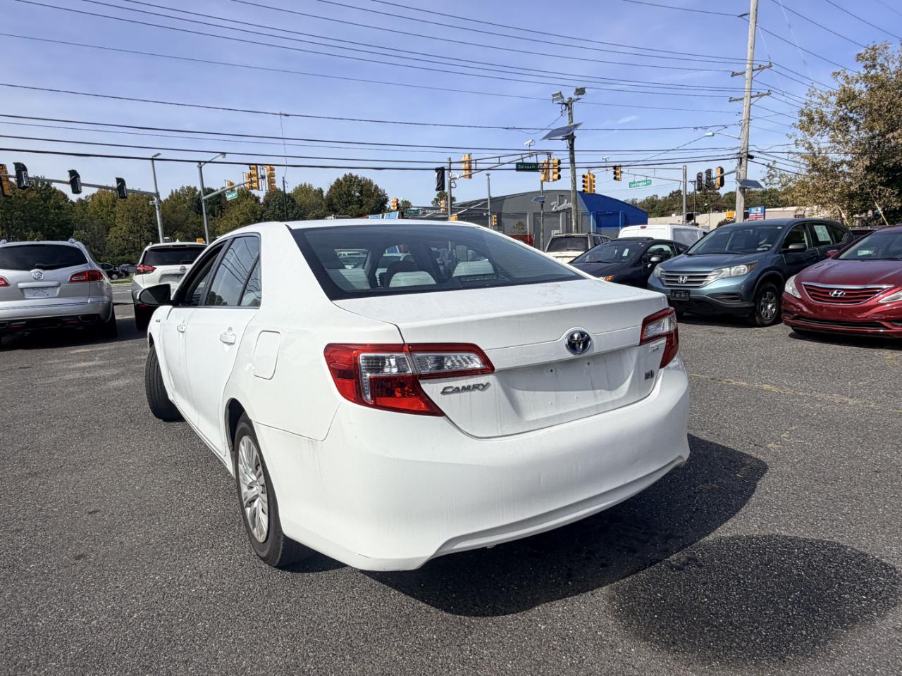Toyota Camry Hybrid 4dr Sdn XLE (Natl) 2012