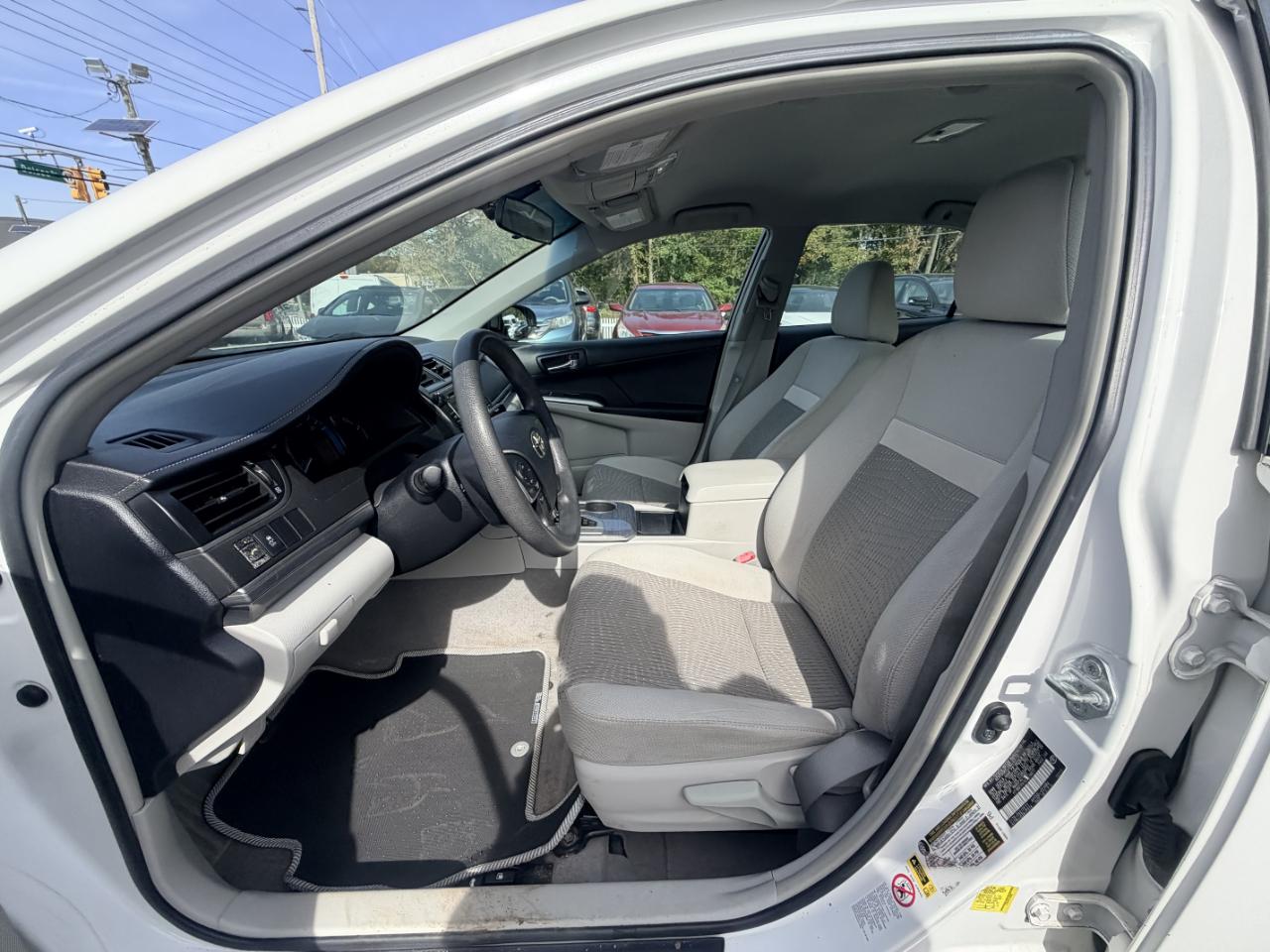 Toyota Camry Hybrid 4dr Sdn XLE (Natl) 2012