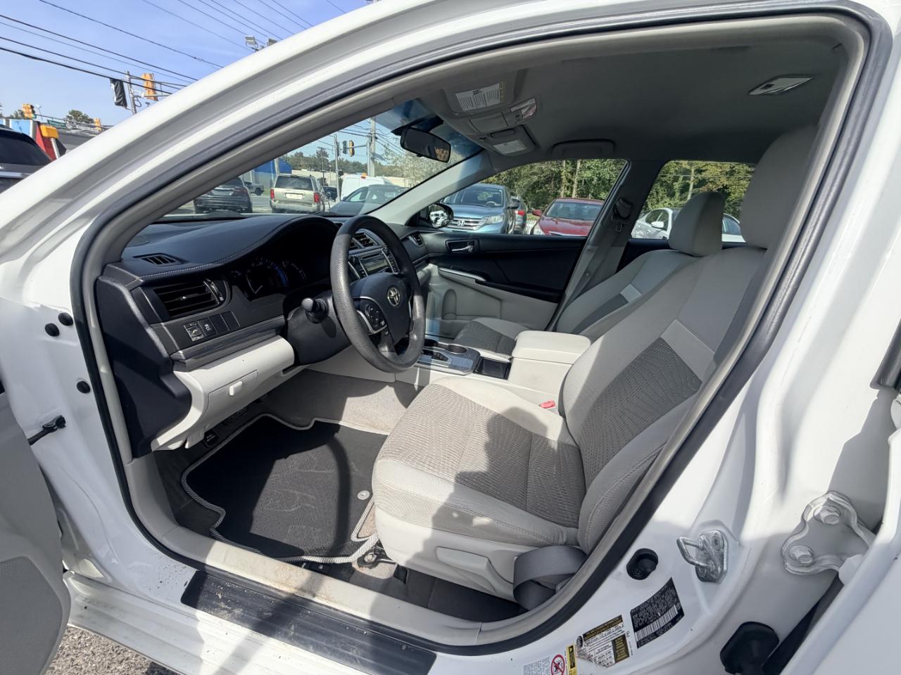 Toyota Camry Hybrid 4dr Sdn XLE (Natl) 2012