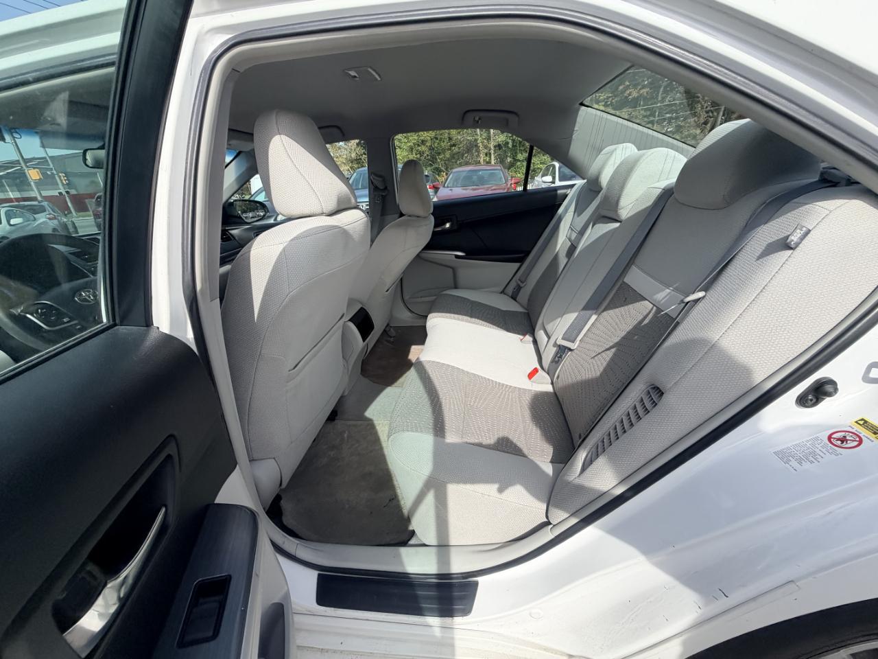 Toyota Camry Hybrid 4dr Sdn XLE (Natl) 2012
