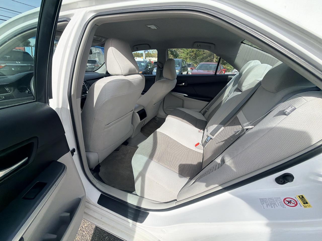 Toyota Camry Hybrid 4dr Sdn XLE (Natl) 2012