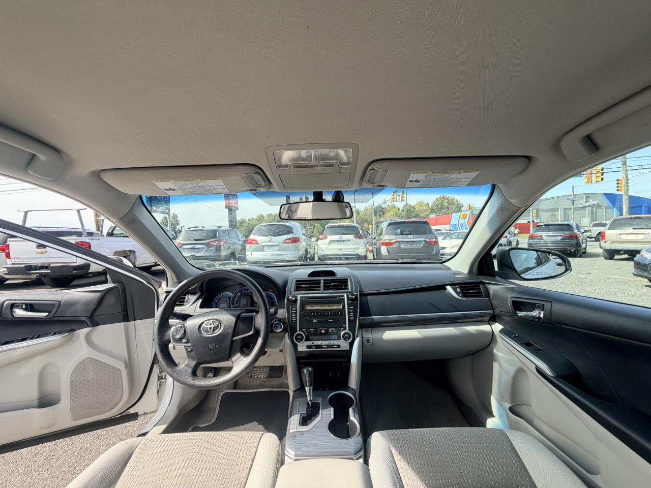 Toyota Camry Hybrid 4dr Sdn XLE (Natl) 2012