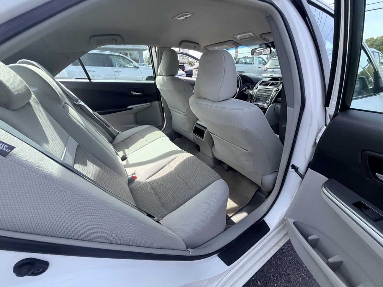 Toyota Camry Hybrid 4dr Sdn XLE (Natl) 2012