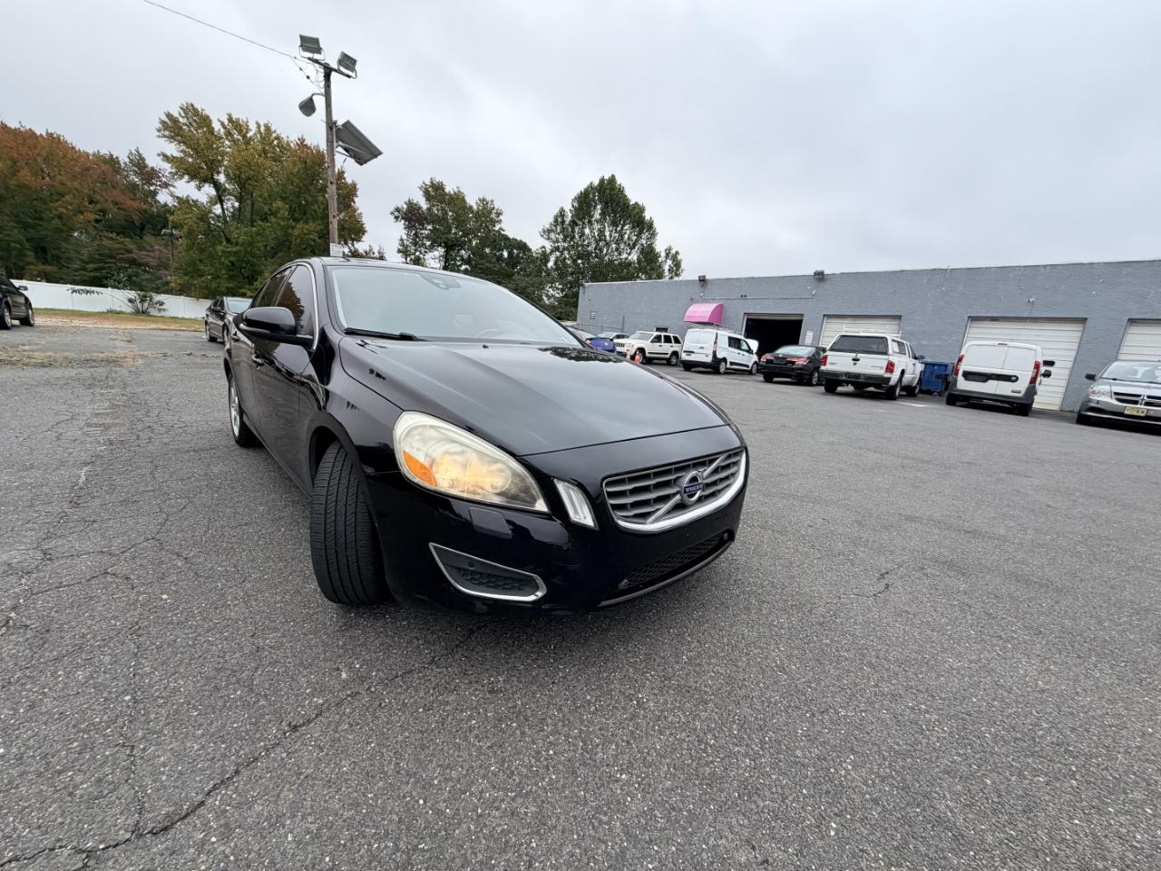 Volvo S60 FWD 4dr Sdn T5 2012
