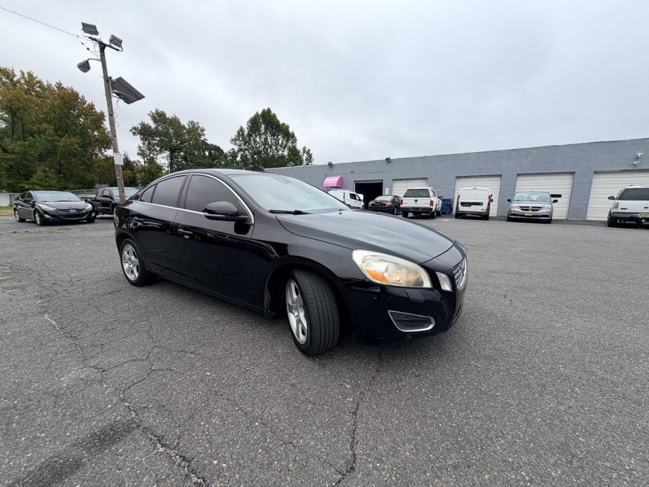 Volvo S60 FWD 4dr Sdn T5 2012