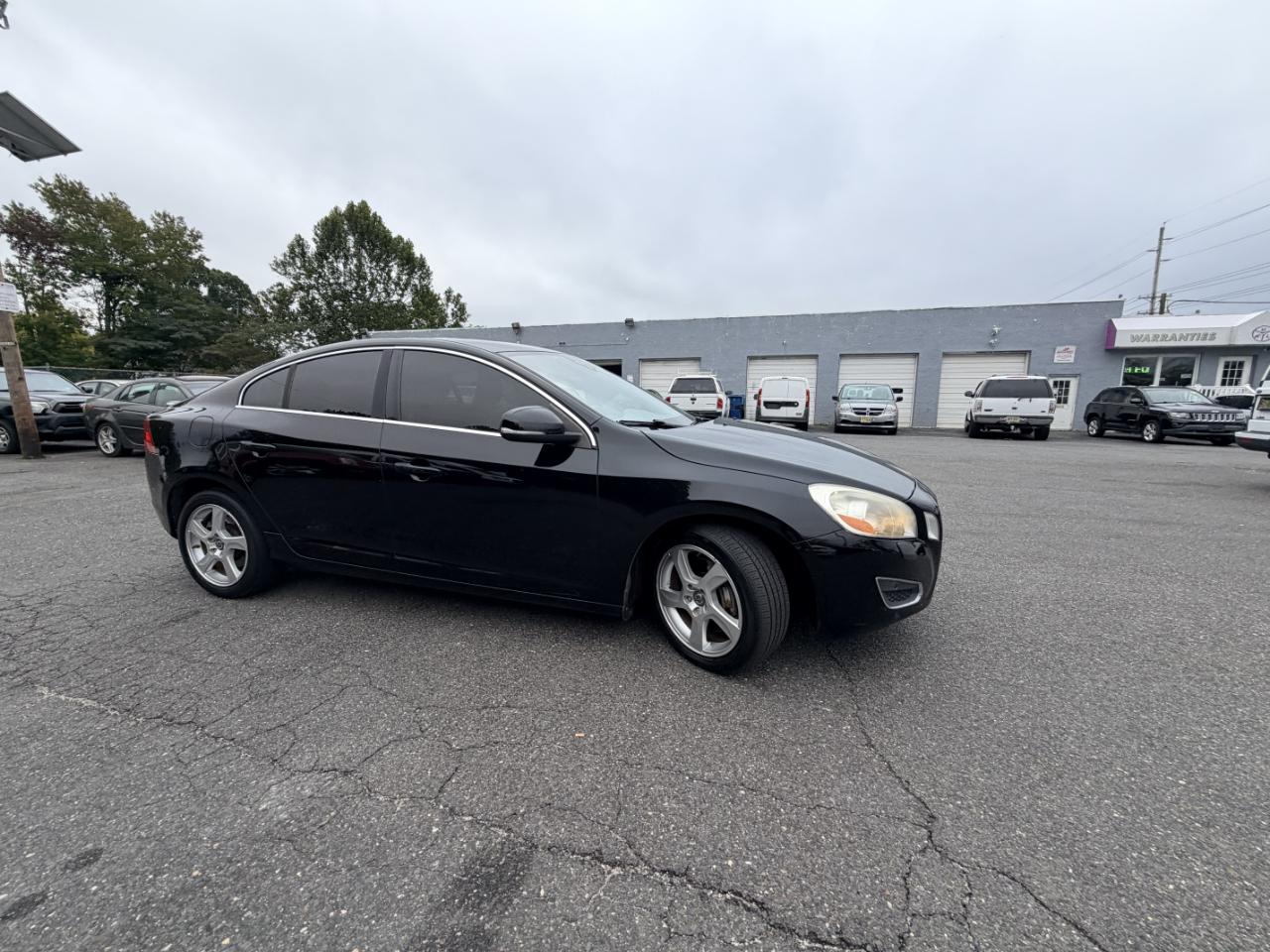 Volvo S60 FWD 4dr Sdn T5 2012