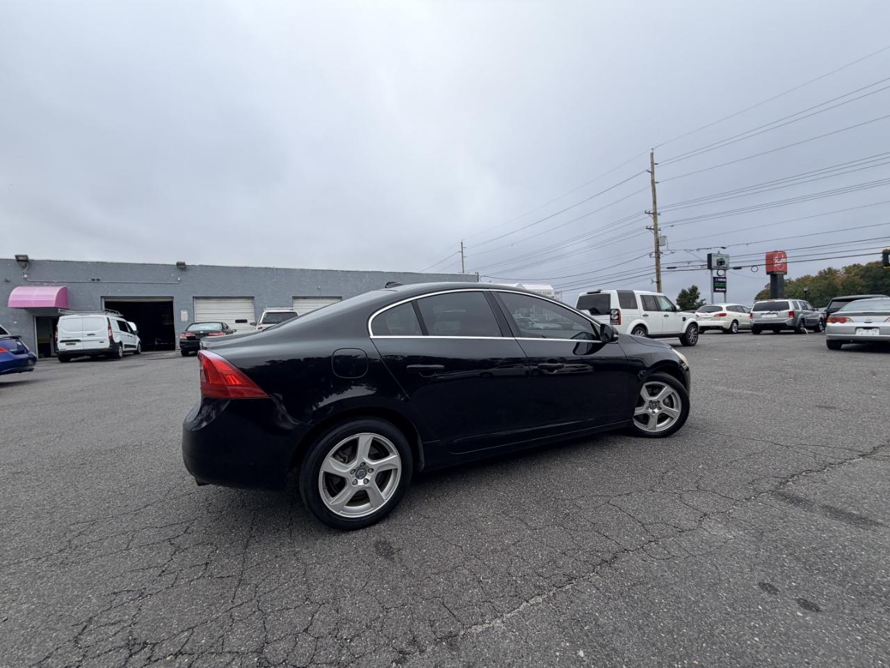 Volvo S60 FWD 4dr Sdn T5 2012