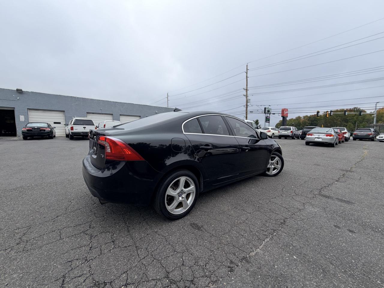 Volvo S60 FWD 4dr Sdn T5 2012