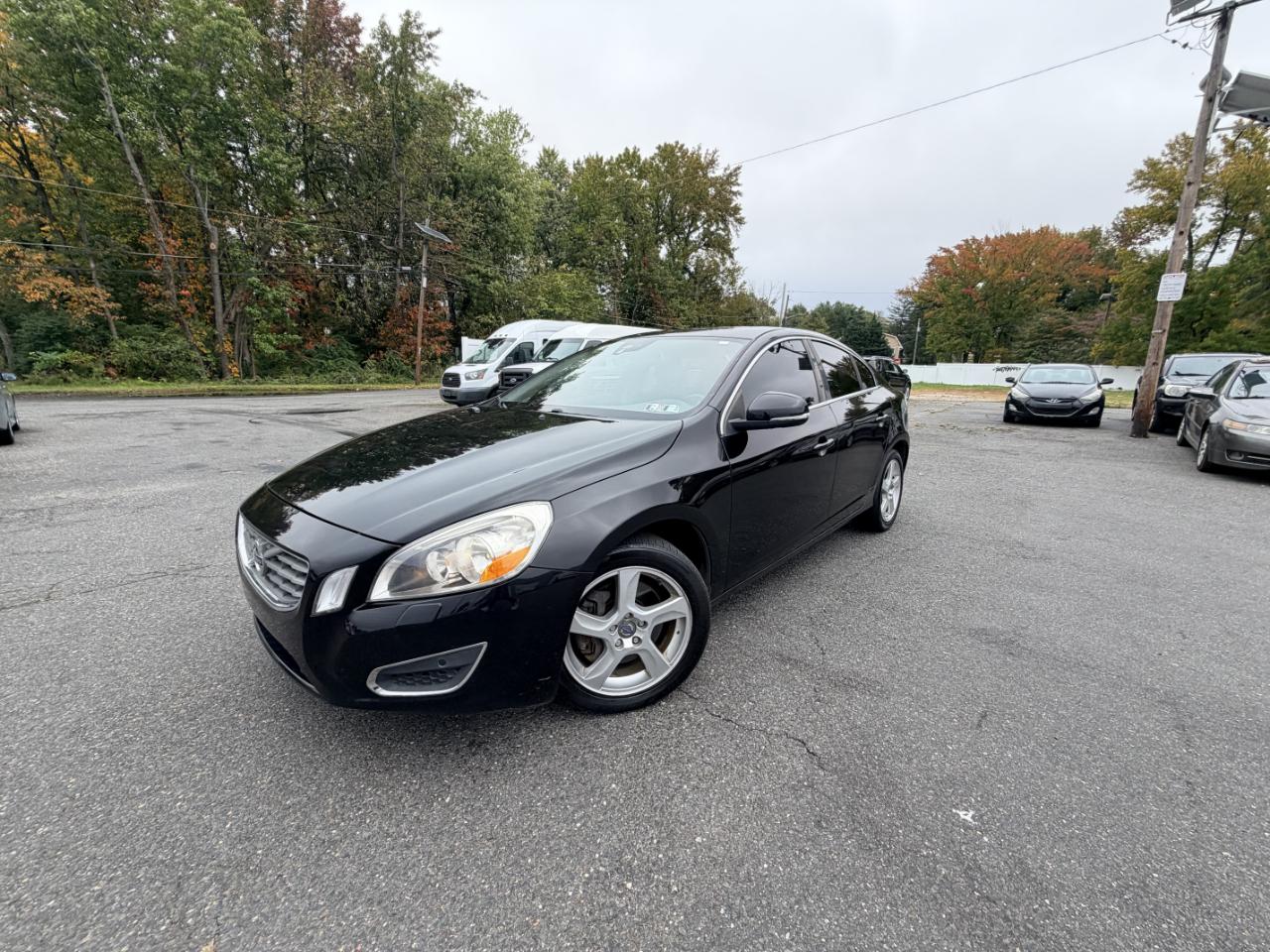 Volvo S60 FWD 4dr Sdn T5 2012
