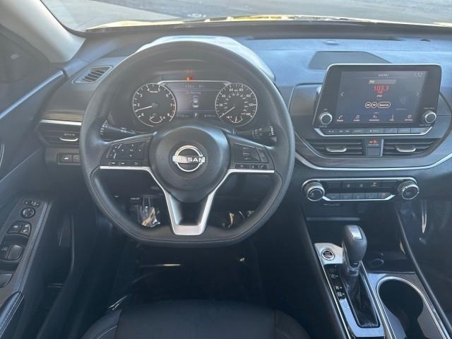 Nissan Altima 2.5 SV Sedan 2024