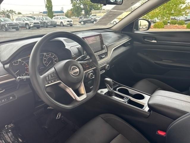 Nissan Altima 2.5 SV Sedan 2024