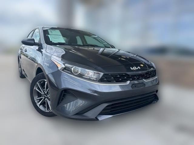 2023 Kia Forte LXS IVT