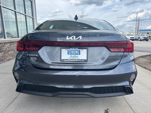 Kia Forte LXS IVT 2023