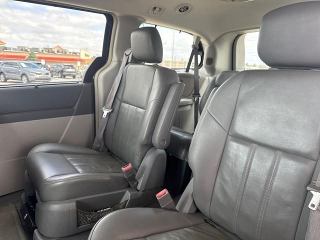 Chrysler Town & Country 4dr Wgn Touring 2008