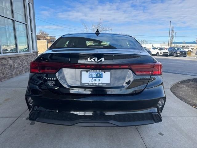 Kia Forte LXS IVT 2024