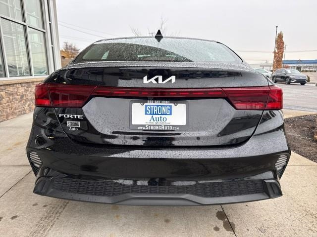 Kia Forte LXS IVT 2024