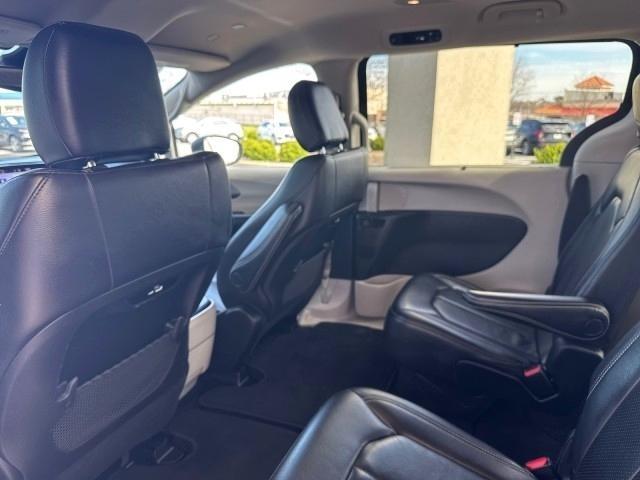 Chrysler Pacifica Touring L FWD 2022