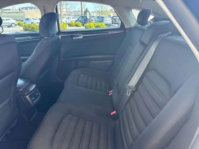 Ford Fusion 4dr Sdn SE FWD 2016