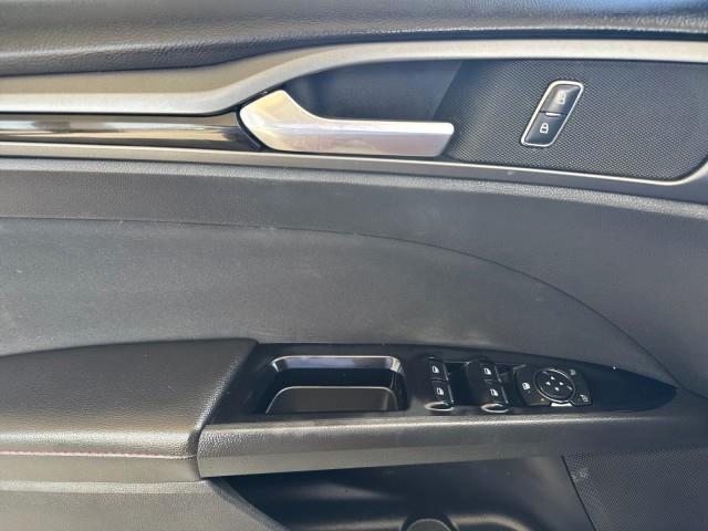 Ford Fusion 4dr Sdn SE FWD 2016