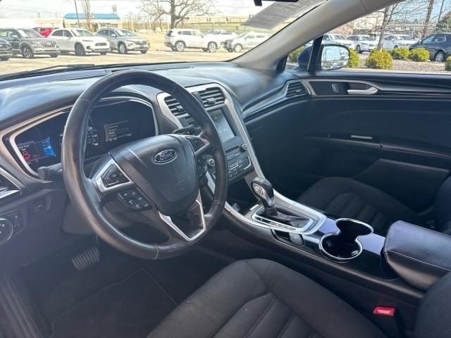Ford Fusion 4dr Sdn SE FWD 2016