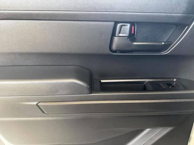 Toyota Tacoma 4WD SR Double Cab 5' Bed AT (Natl) 2024