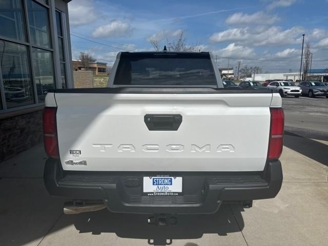 Toyota Tacoma 4WD SR Double Cab 5' Bed AT (Natl) 2024