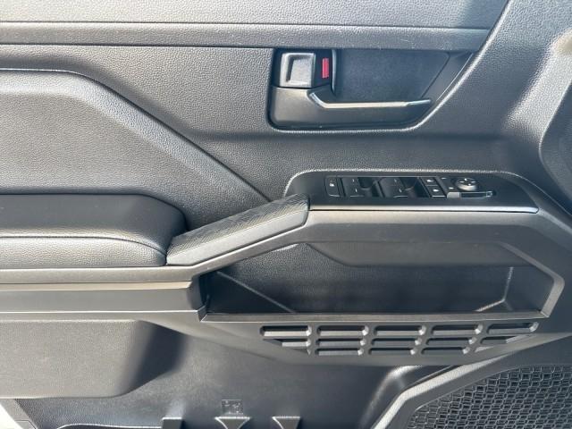 Toyota Tacoma 4WD SR Double Cab 5' Bed AT (Natl) 2024