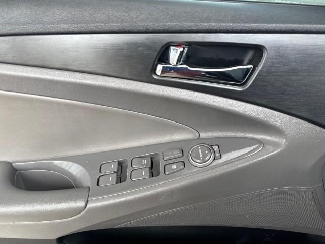 Hyundai Sonata 4dr Sdn 2.4L Auto GLS 2011