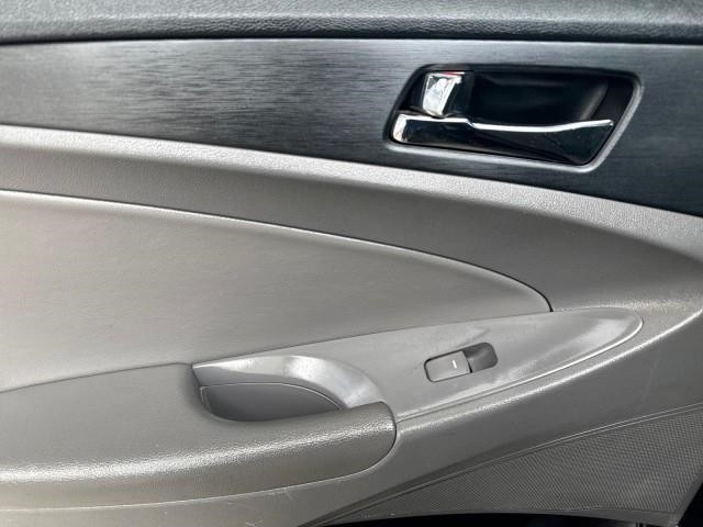 Hyundai Sonata 4dr Sdn 2.4L Auto GLS 2011