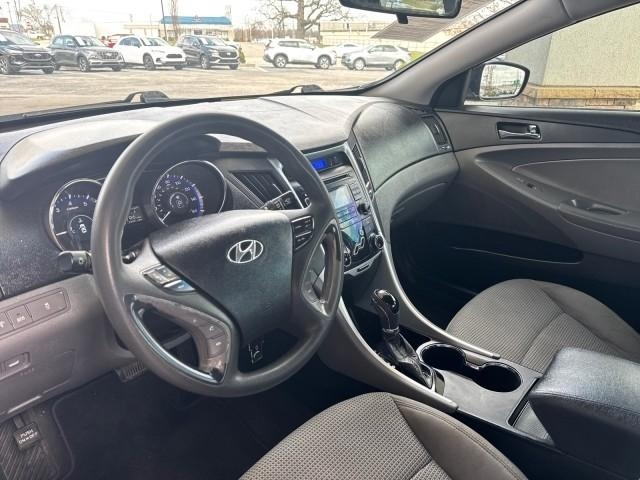 Hyundai Sonata 4dr Sdn 2.4L Auto GLS 2011