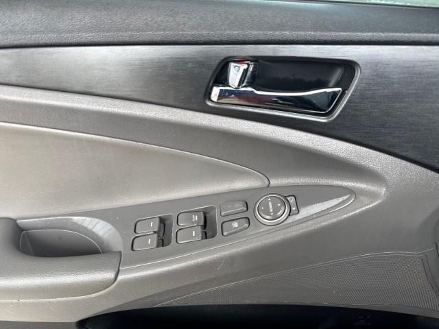Hyundai Sonata 4dr Sdn 2.4L Auto GLS 2011