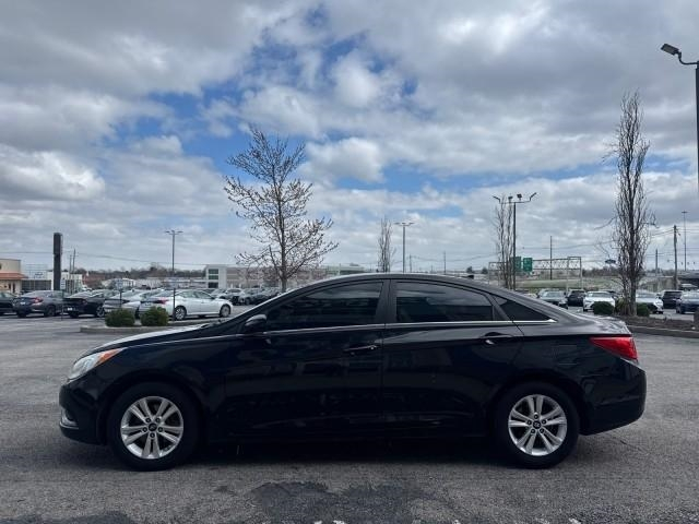 Hyundai Sonata 4dr Sdn 2.4L Auto GLS 2011