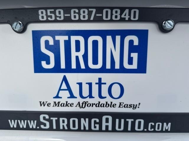 Toyota Camry Hybrid SE Nightshade CVT (Natl) 2023