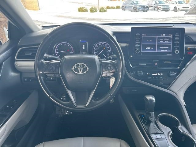 Toyota Camry Hybrid SE Nightshade CVT (Natl) 2023