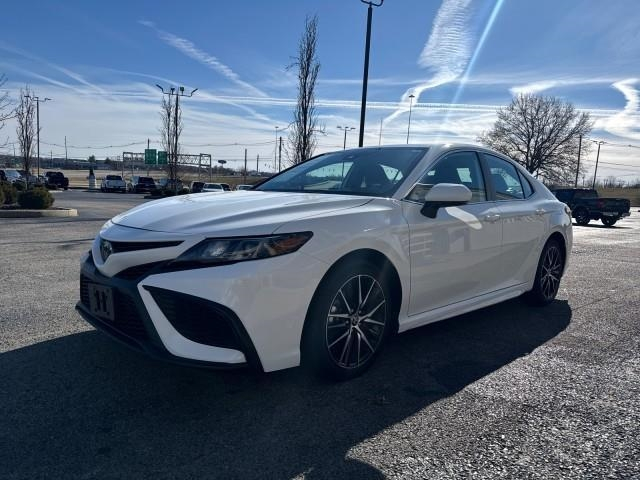 Toyota Camry SE Auto (Natl) 2024