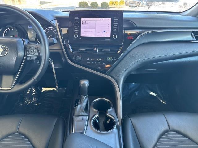 Toyota Camry SE Auto (Natl) 2024