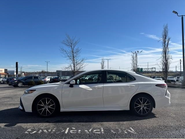 Toyota Camry SE Auto (Natl) 2024