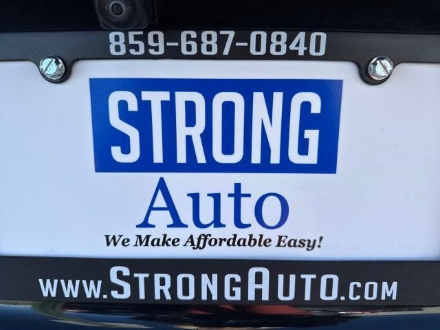 Toyota Camry SE Auto (Natl) 2024