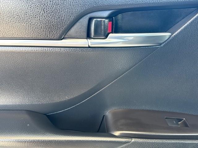 Toyota Camry SE Auto (Natl) 2024