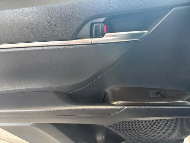 Toyota Camry SE Auto (Natl) 2024