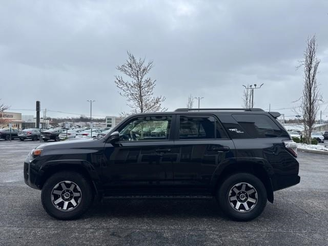 Toyota 4Runner TRD Off Road 4WD (Natl) 2024