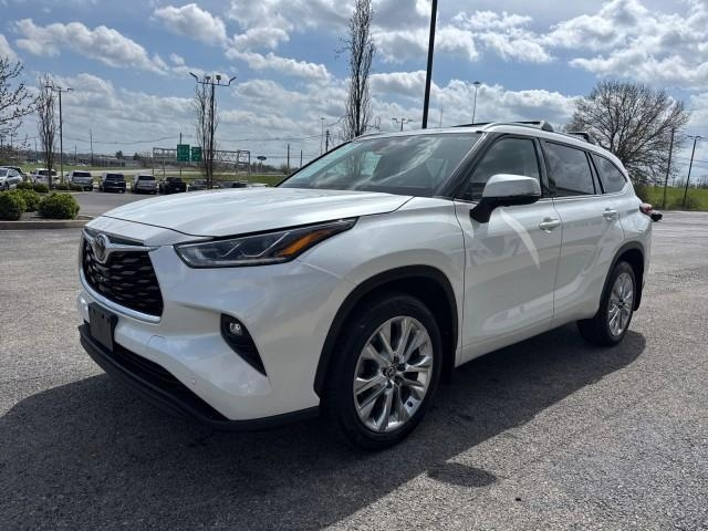 Toyota Highlander Platinum AWD (Natl) 2023