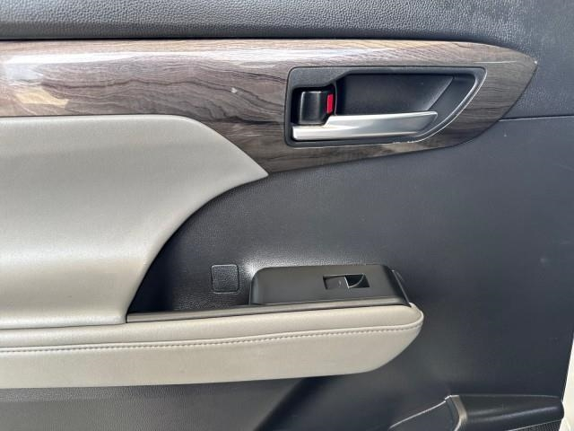 Toyota Highlander Platinum AWD (Natl) 2023