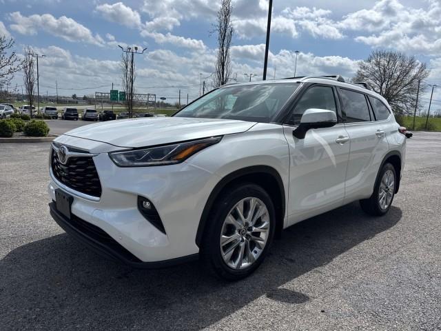 Toyota Highlander Platinum AWD (Natl) 2023