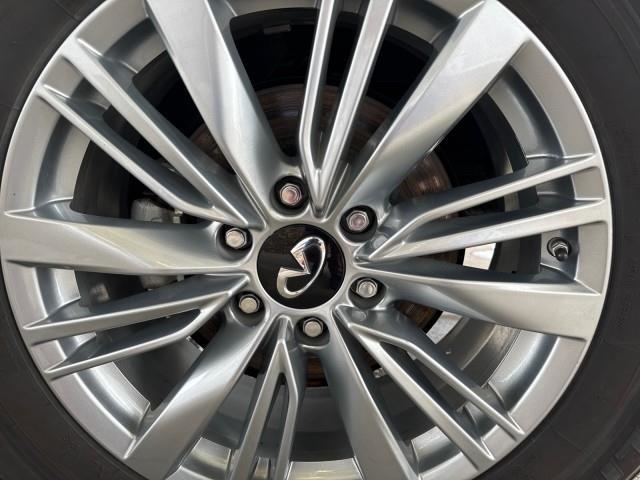 Infiniti QX80 LUXE AWD 2024