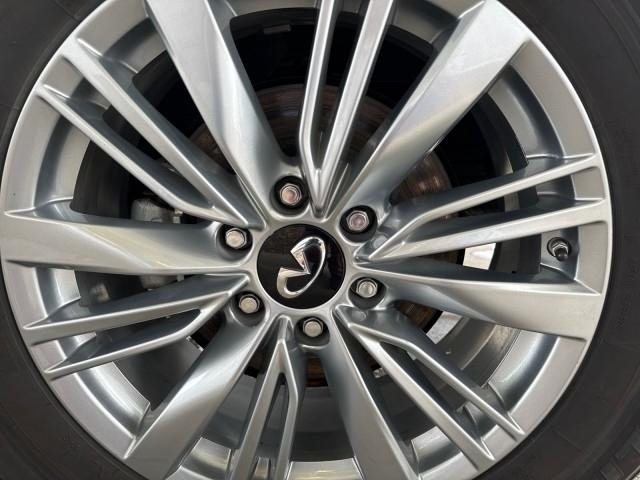 Infiniti QX80 LUXE AWD 2024
