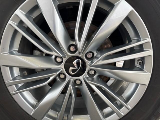 Infiniti QX80 LUXE AWD 2024